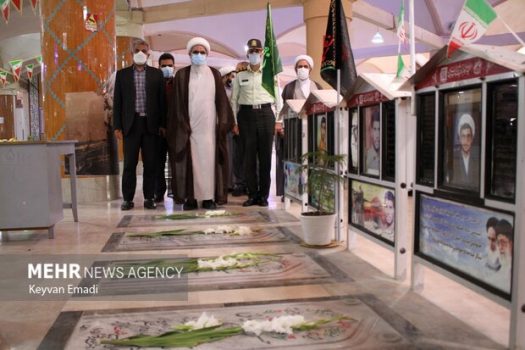 حضور نماینده ولی فقیه در استان بوشهر در گلزار شهدا