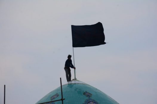 تصاویر آئین‌ تعویض پرچم یادمان شهدای گمنام عالیشهر با بیرق بارگاه ابا عبدالله الحسین(ع)