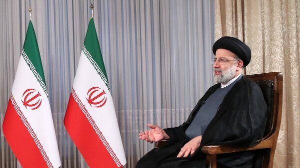 بازتاب هفتمین گفت وگوی زنده تلویزیونی آیت الله رئیسی با مردم در رسانههای عربی زبان