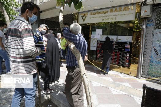 مداخله هوشمندانه بانک مرکزی نرخ ارز را سربه زیرکرد/شبکههای اجتماعی ابزار التهابآفرینی دلالان