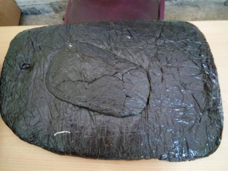 کشف ۱۰ کیلو گرم تریاک از خودروی پژو در جم