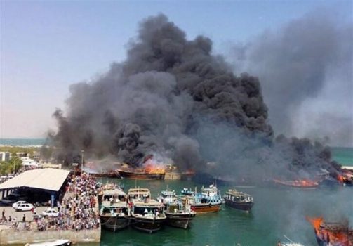 آتش سوزی در بندر دیر توسط شناورهای آتشخوار و ناجی مهار شد
