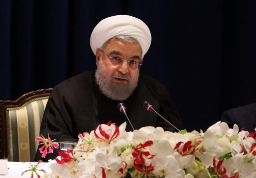 نامه روسای ۲ کمیسیون مهم مجلس به روحانی؛ تیم اقتصادی دولت را تغییر دهید