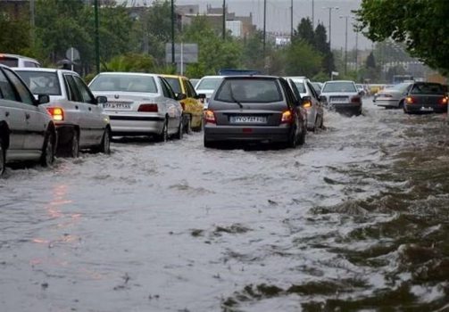 بارش باران سبب آبگرفتگی معابر و کندی رفت و آمدها در استان بوشهر شد