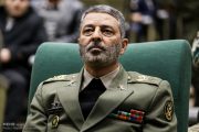فرمانده کل ارتش با جمعی از پیشکسوتان جهاد و مقاومت دیدار کرد