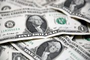 ممانعت بانک مرکزی از حضور دلالان در بازار
