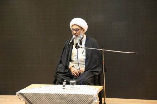 پستها و مسئولیتها ابزاری برای خدمت به مردم باشند