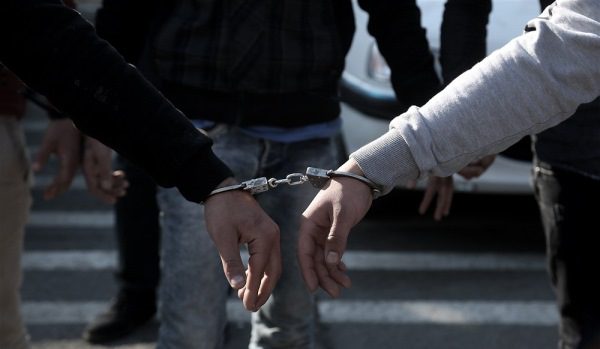 بیش از ۲۰ خرده فروش مواد مخدر و ۳۰ سارق توسط کلانتری چغادک دستگیر شدند