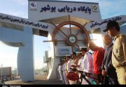 رکاب‌زنی ۴۵۰ کیلومتری دوچرخه سوار بوشهری به مناسبت روز نیروی دریایی +تصاویر