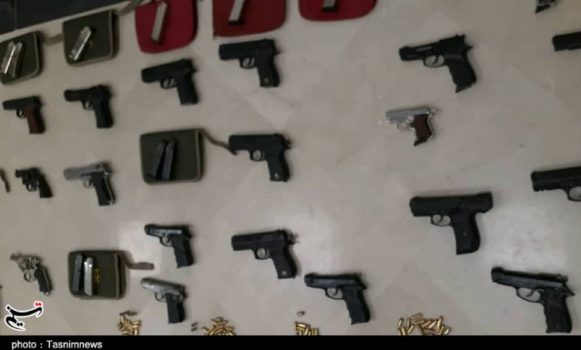 کشف محموله سلاح با نشان “USA” در اصفهان / این اسحلهها برای پروژه کشتهسازی وارد کشور شده بود+ تصویر