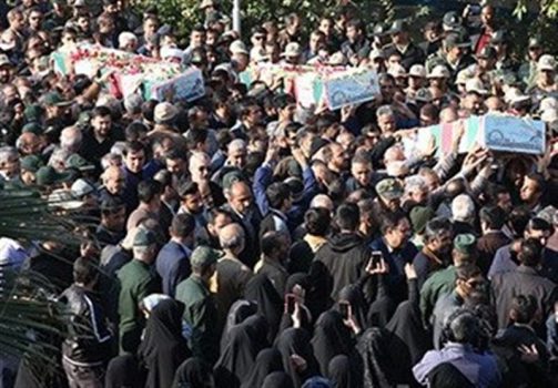 تشییع پیکر ۳ شهید گمنام دوران دفاع مقدس در بوشهر به روایت تصویر