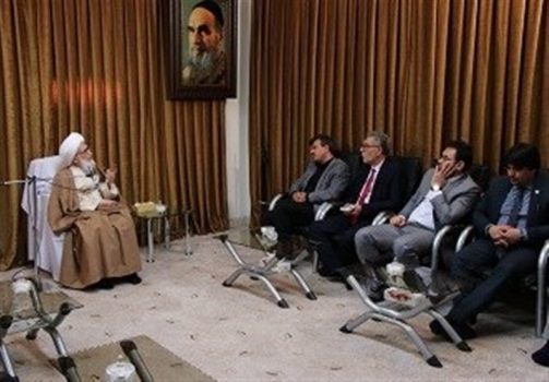 دولت و ملت افغانستان باید آمریکاییها را از خاک خود بیرون کنند