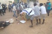سودانی ها پرچم رژیم صهیونیستی را به آتش کشیدند