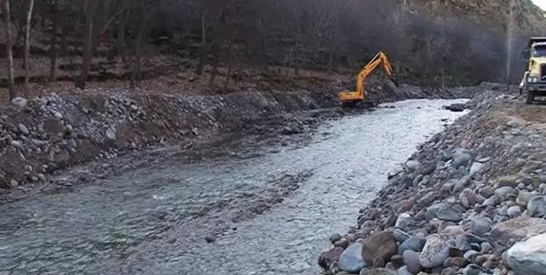 فرماندار تنگستان: با متجاوزین حریم رودخانه‌ها برخورد می‌شود