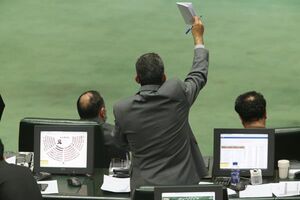 با تصویب بودجه سه دوازدهمی تکلیف «حقوق» چه میشود؟