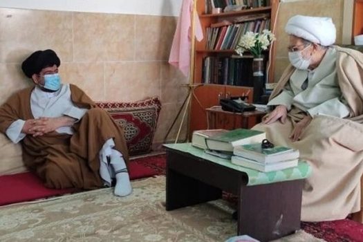 علما و روحانیت در طول تاریخ پناهگاه اقشار مختلف مردم بوده‌اند