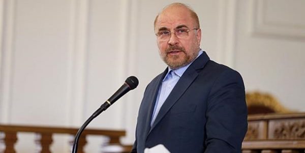 وظیفه همه مسئولان گره گشایی از مشکلات مردم است/ در جنگ اقتصادی مانند دفاع مقدس باید پیش برویم