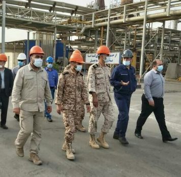 بازدید فرمانده تیپ عملیاتی ۳۹ امام صادق(ع) از پتروشیمی آبادان