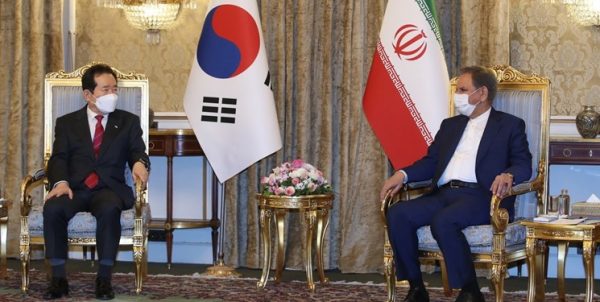 ایران بر خسارات تأخیر در پرداخت پول های بلوکه شده در کره جنوبی پافشاری میکند