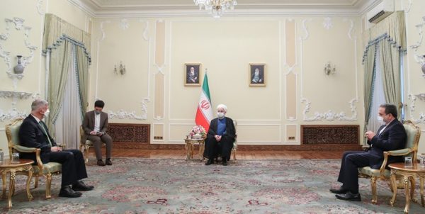 روحانی استوارنامه‌های سفرای جدید برزیل، کنیا و نیجریه را دریافت کرد
