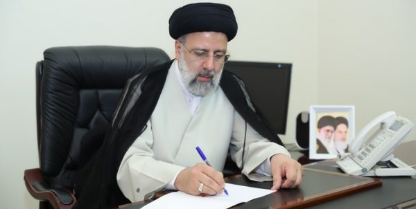 آیت الله رئیسی طی پیامی درگذشت همسر عضو حقوقدان شورای نگهبان را تسلیت گفت