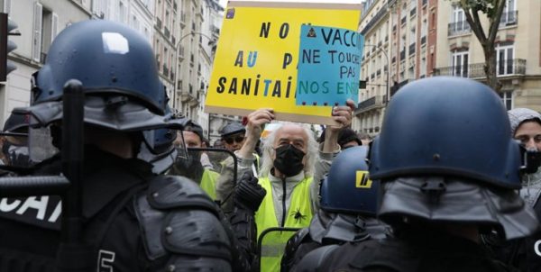 هزاران معترض ضد دولت فرانسه به خیابان‌ها آمدند