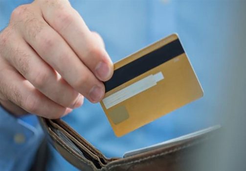 آیا خرید با کارت بانکی سرقتی جرم کلاهبرداری رایانهای است؟