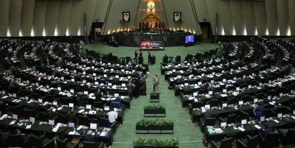 مجلس با لایحه متناسبسازی حقوق کارکنان دولت و بازنشستگان لشکری و کشوری موافقت کرد