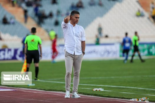 نساجی میهمان ناخواندهی ضیافت بزرگان؛