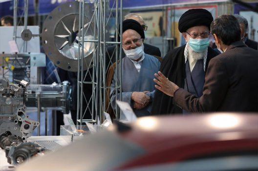بازدید سه ساعته رهبر معظم انقلاب از نمایشگاه توانمندیهای صنعتی
