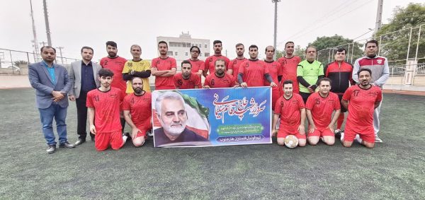 هنرمندان بوشهری به یاد مرد میدان در میدان فوتبال به رقابت پرداختند