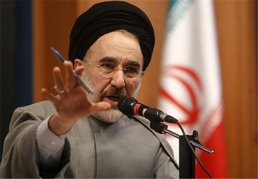 کنایه محمد خاتمی به میرحسین موسوی: اصلاحات از طریق همین قانون اساسی میسّر است