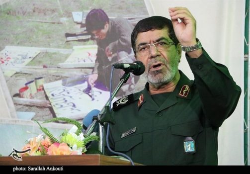 سردار شریف: فضای مجازی و شبکههای اجتماعی به دنبال بدبین کردن مردم به انقلاب هستند
