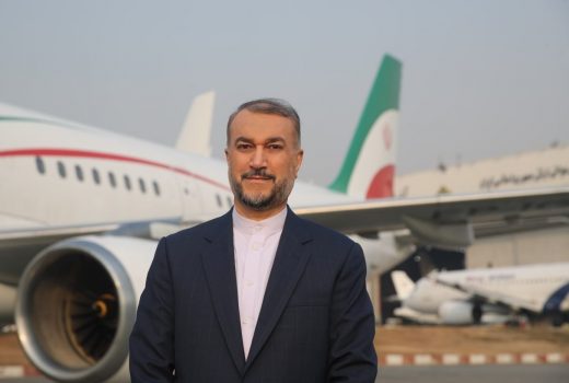 وزیر امور خارجه وارد کوبا شد