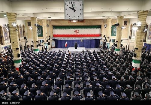 همه زیر پرچم ایران/ حاشیههایی از دیدار افسران نیروی هوایی با رهبر انقلاب