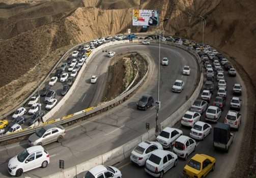 جاده چالوس و آزادراه تهران-شمال بازگشایی شد/ بارش باران و برف در جادههای ۵ استان