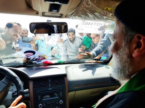 ساحل خلیج فارس، صحنه استقبال دریادلان از سکان‌دار دولت ایران قوی