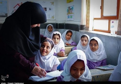 معلمان قراردادی: ۶ ماه است حقوق نگرفتهایم!/ آقای وزیر! چرا پاسخگو نیستی؟!