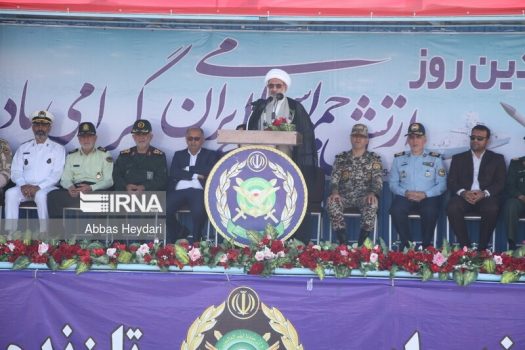 امام جمعه بوشهر: توانمندی جامع نیروهای مسلح از ارکان اقتدار نظام جمهوری اسلامی است