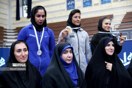 گلایه عضو تیم کشتی آلیش بانوان از مسئولان فدراسیون؛ «در پرداخت هزینه دانشگاه ماندهام»