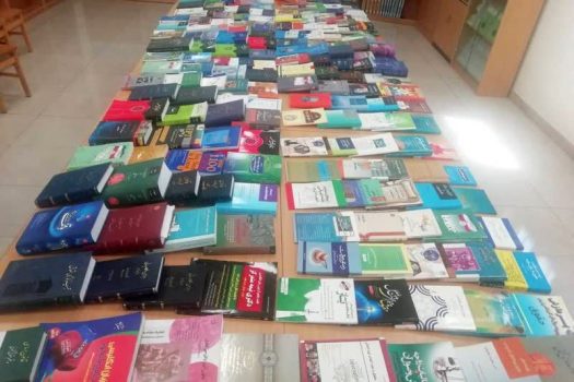 بانوی خیّر بوشهری ۲۰۰جلد کتاب به کتابخانه عمومی خلیج فارس اهدا کرد