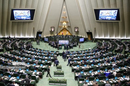 انتخابات تناسبی مجلس رأی نامزدهای مستقل را کمرنگ میکند