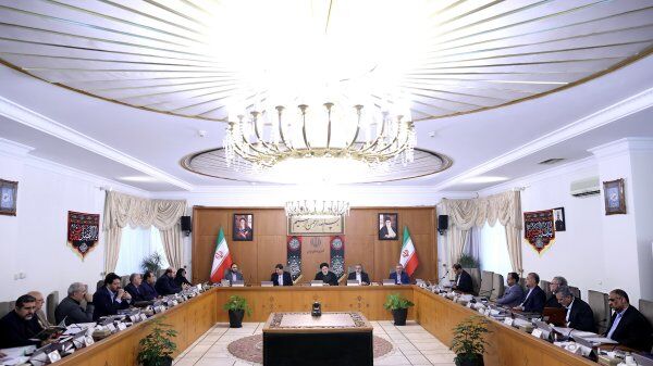 آیتالله رئیسی: رسانهها اقدامات دولت در بهبود معیشت مردم را تبیین کنند