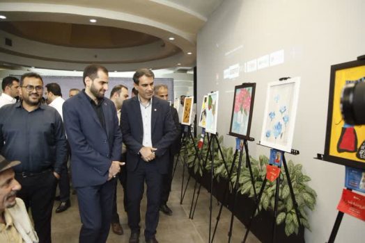 فروش آثار نقاشی معلولین در شرکت پلیمر آریا ساسول عسلویه