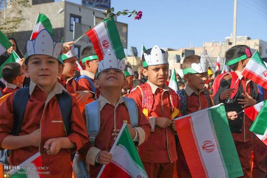 جشن شکوفهها در مدارس سراسر کشور آغاز شد