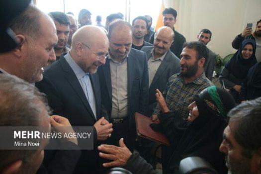 مشکلات را میتوان با دستان خود مردم حل کرد