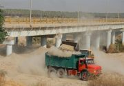 آمادگی راهداری بوشهر برای مقابله با خطرات احتمالی بارش اواخر هفته + تصاویر