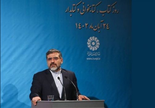رشد ۲۴۷ درصدی فروش کتاب در سال ۱۴۰۱ / وزیر فرهنگ: گامهای مهمی برای ارتقا حوزه کتاب و کتابخوانی برداشتیم + فیلم
