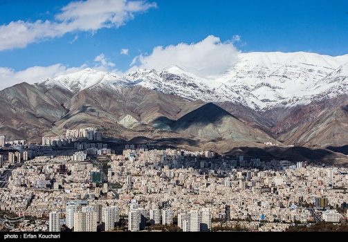 وضعیت هوای تهران ۱۴۰۲/۰۸/۳۰؛‌ تنفس هوای “پاک” در روز بارانی