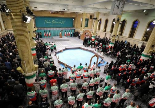 قهرمانان ورزشی بازیهای آسیایی و پاراآسیایی امروز با رهبر انقلاب دیدار کردند